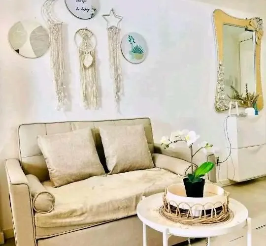 Urban Oasis At Azure Condinium 20 Min From Airport Aparthotel *